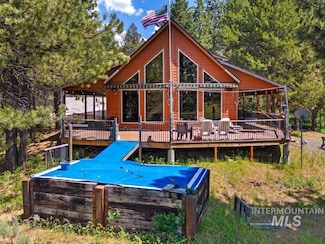 10389 Gamann Dr, Cascade, ID 83611