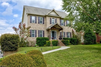 6923 Prairie Grove Dr, Clemmons, NC 27012