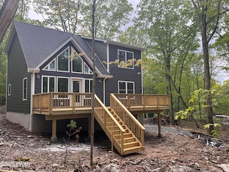 144 Onandaga Rd, Shohola, PA 18458