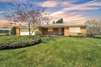 222 Hollow Creek Rd, Racine, WI 53402