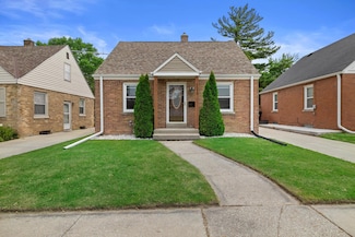 2225 Shoop St, Racine, WI 53404