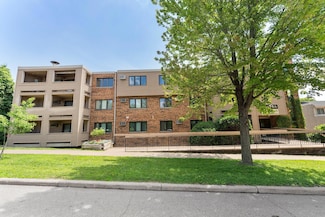 1034 Cleveland Ave S Unit 107, Saint Paul, MN 55116