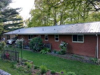 122 Woodcliff Dr, Washington, WV 26181