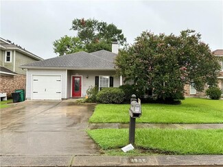 3932 E Bamboo Dr, Harvey, LA 70058