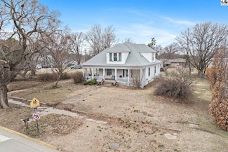112 N Highland St, Conway Springs, KS 67031