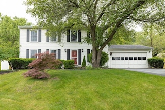 33 Black Mallard Cir, Fairport, NY 14450