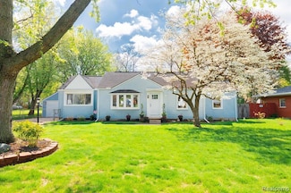 36757 Birwood St, Clinton Township, MI 48035