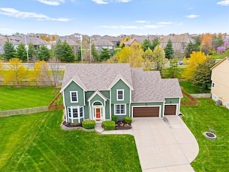 2617 SW Wintergarden Dr, Lees Summit, MO 64081