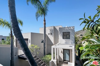 2909 Valmere Dr, Malibu, CA 90265