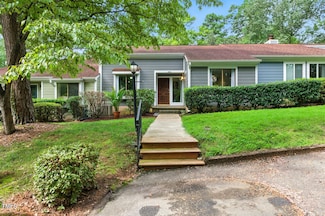 5946 Carmel Ln, Raleigh, NC 27609