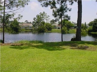 2052 Shadow Lake Dr, Gulf Breeze, FL 32563
