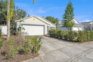 5121 Luna Negra Dr, Orlando, FL 32811