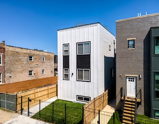 1039 N Monticello Ave, Chicago, IL 60651