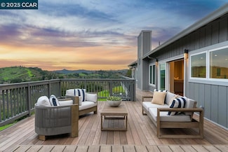 625 Sky hy Cir, Lafayette, CA 94549