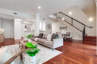395 E 4th St Unit 13, Long Beach, CA 90802
