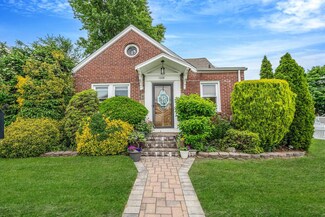 1668 Atherton Ave, Elmont, NY 11003