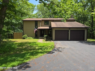 251 Vernon Rd, Schenectady, NY 12302