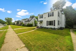 1230 Woodlawn Blvd, South Bend, IN 46616