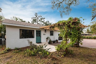 2826 Marlette St, Sarasota, FL 34231