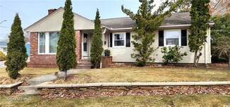 25 Stanley St, North Providence, RI 02904