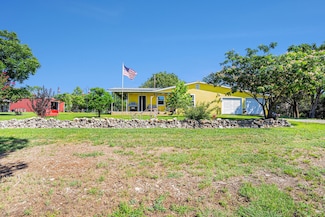8737 Lakeview Dr, Cleburne, TX 76033