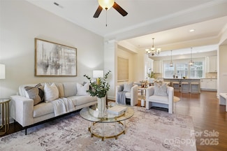 258 Iverson Way, Charlotte, NC 28203