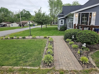 404 Olive St, Willisville, IL 62997