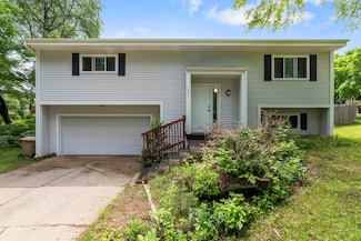 701 Pebble Beach Dr, Madison, WI 53717
