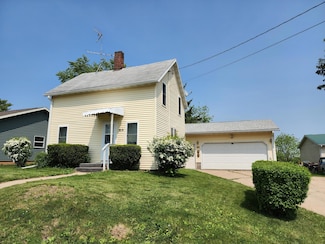 814 Hill St, Cashton, WI 54619