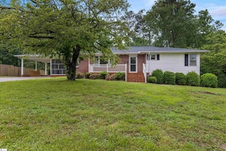 17 E Summit Dr, Ware Shoals, SC 29692