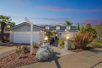 3975 Stella Maris Ln, Carlsbad, CA 92008