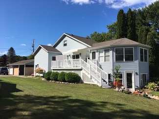 5177 Graham Rd, Petoskey, MI 49770