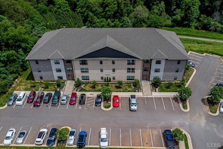 1300 Stoney Ridge Blvd Unit 208, Forest, VA 24551