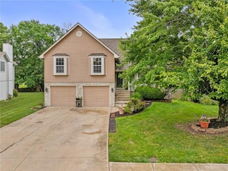 1229 SE Princeton Dr, Lees Summit, MO 64081