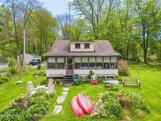 95 Islandview Dr, Lake Ariel, PA 18436