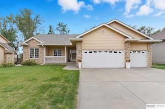 20303 Blake Dr, Gretna, NE 68028