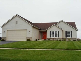 5825 Cherokee Ave, Walbridge, OH 43465