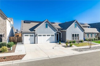 2041 N Preuss Ave, Clovis, CA 93619