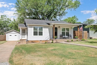 716 N Pierce St, Burnet, TX 78611