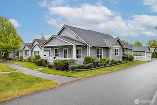 2200 Goldenrod St, Ferndale, WA 98248