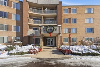 900 E Wilmette Rd Unit 220, Palatine, IL 60074