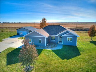 11161 S 76th Ave W, Prairie City, IA 50228