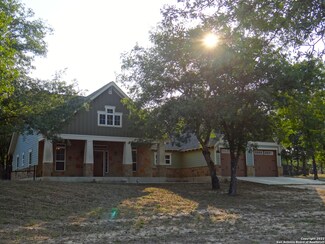 856 Shady Grove Ln, Adkins, TX 78101