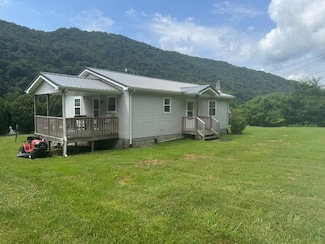 166 Prince Loop, Prince, WV 25907
