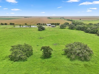 350 Dabelgott Rd, Bay City, TX 77414