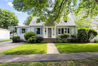 15 University Rd, Arlington, MA 02474