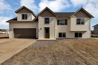 704 2nd Ave SW, Saint Joseph, MN 56374