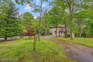 215 Rock Ridge Rd, Mount Pocono, PA 18344