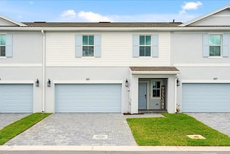 821 NE Trailside Run, Port St. Lucie, FL 34983