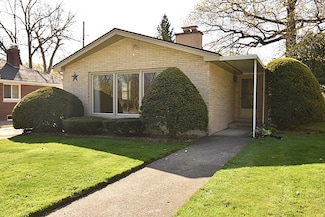5015 Harrison Rd, Kenosha, WI 53142